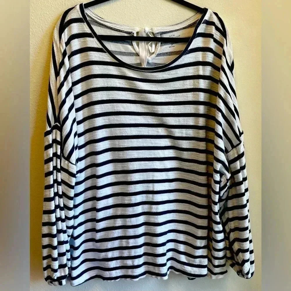 ‎Navy and White Striped Sweatshirt/Sweater